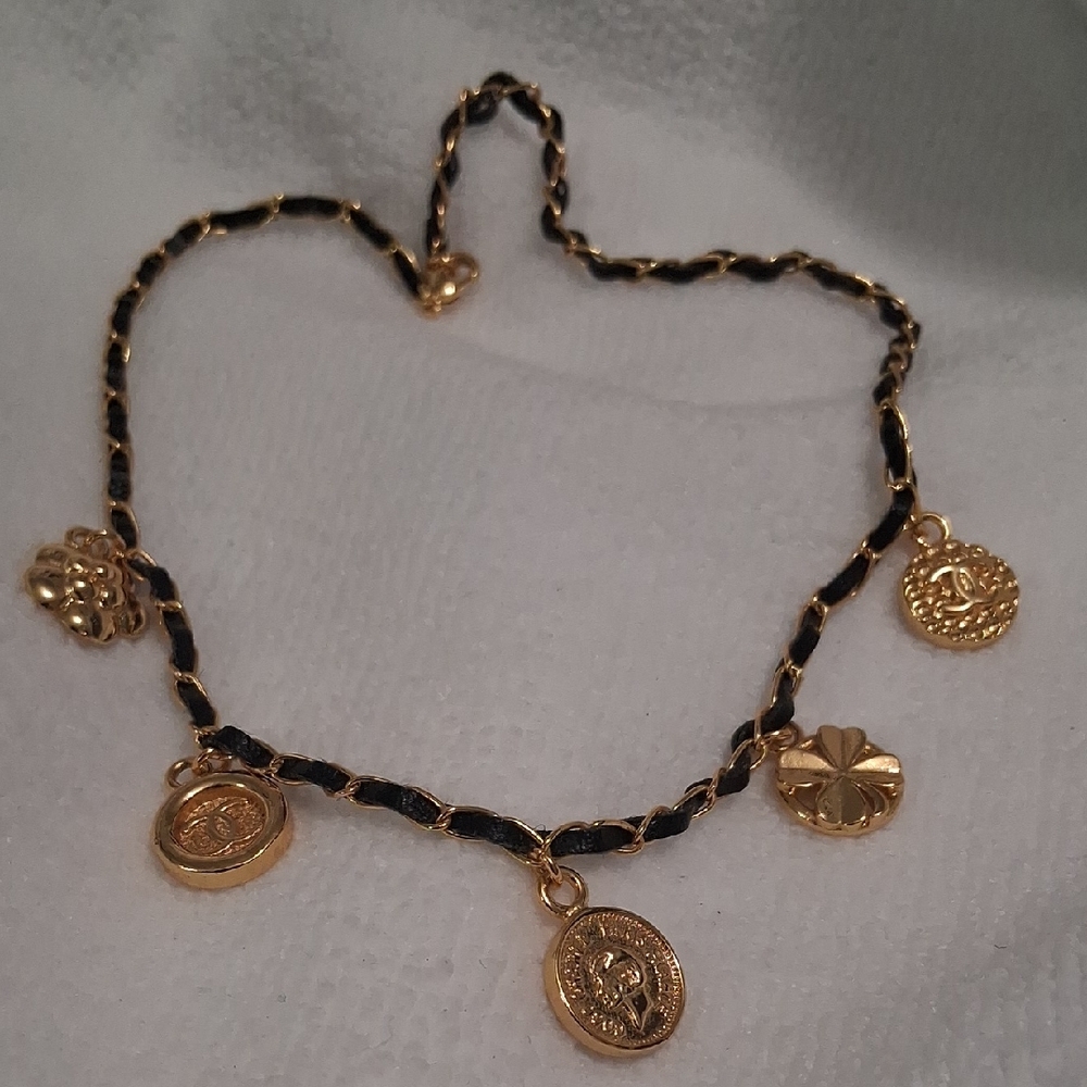 CHANEL NECKLACE - Picture 3 of 12